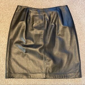 Apostrophe leather skirt